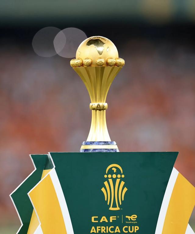 11球，巴萨是欧冠改制以来打入乌龙球最多的球队（欧冠改制以来，巴萨以11个乌龙球居首）