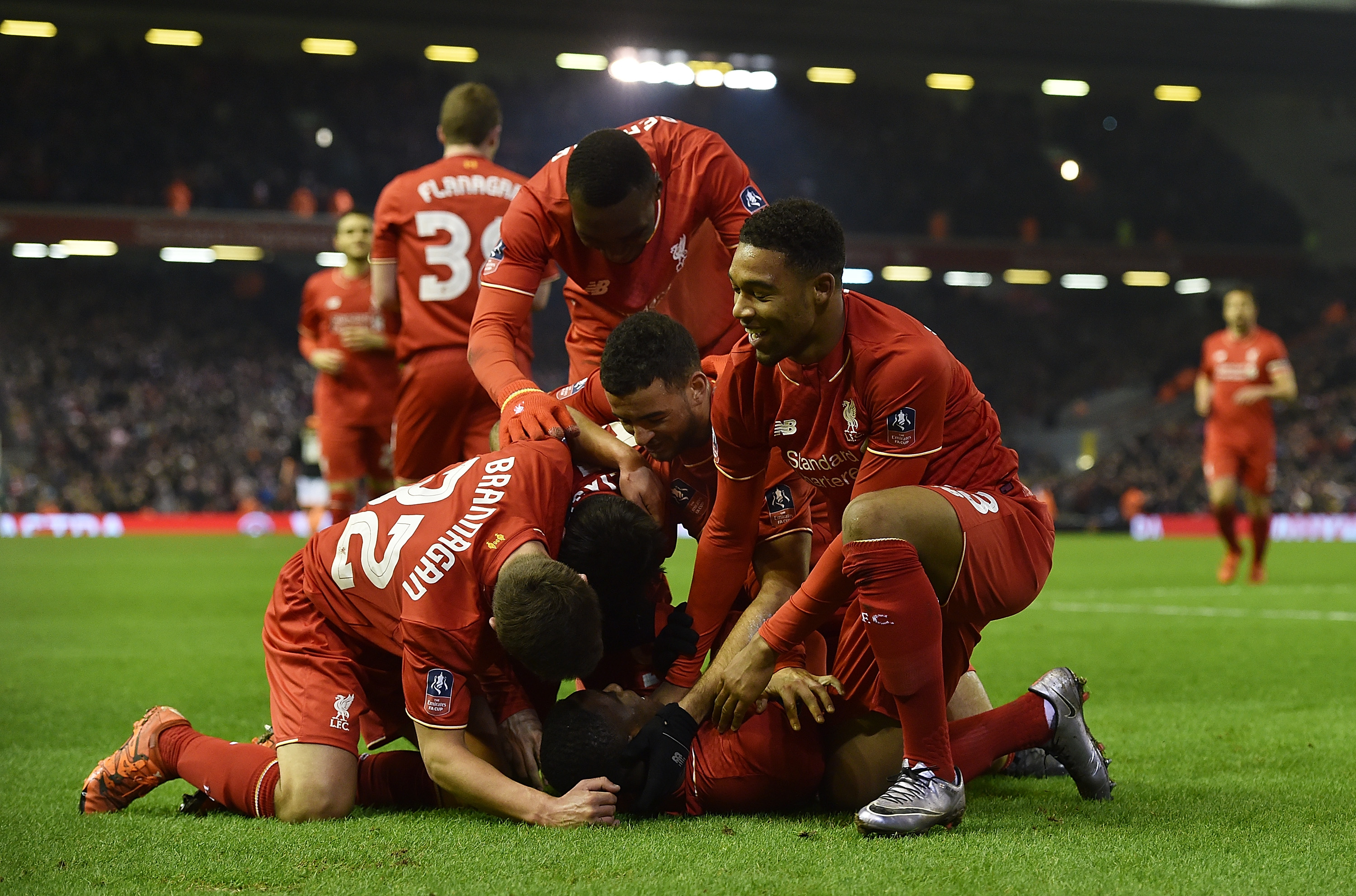 阿森纳青年军展现希望（阿森纳小将展露锋芒）