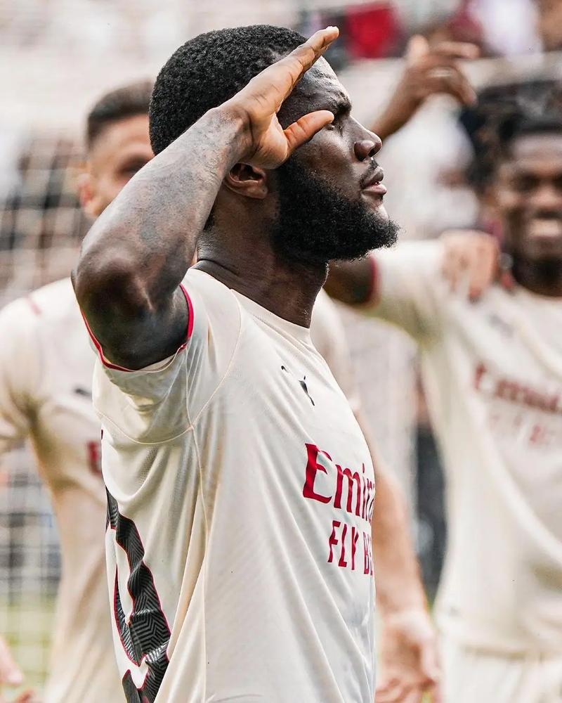 本泽马队报长篇专访：“谁能拒绝世界杯呢？”（队报深度专访本泽马：谁会拒绝世界杯？）