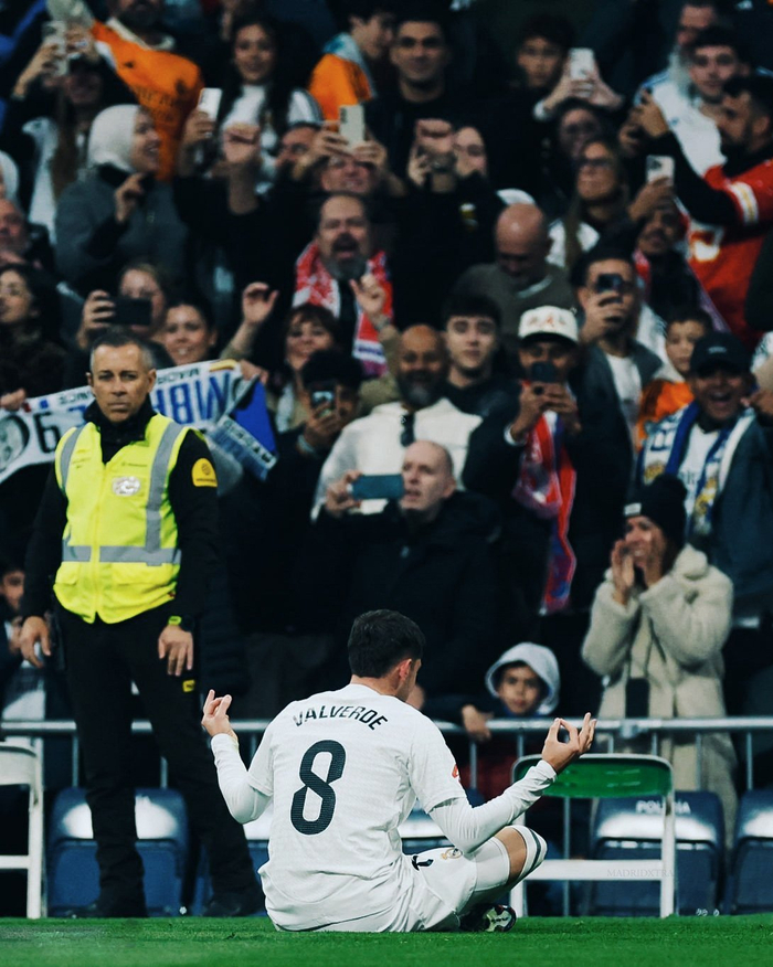 利物浦决定出售萨拉赫，高层认为其已造成不可挽回损失，计划启用塞梅尼奥替代。（利物浦将出售萨拉赫：高层称影响已难挽回，拟启用塞梅尼奥接替）