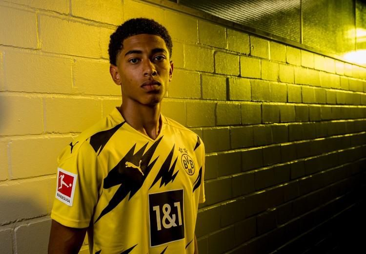 足球英超球队高薪续约门将，球迷满意（英超队豪薪续签主力门将，球迷齐声点赞）