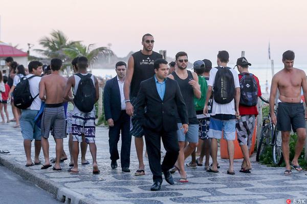 德媒：于帕梅卡诺认为自己最近表现很好，值得一份高额签字费（德媒：于帕梅卡诺称近期发挥出色，理应拿到高额签字费）