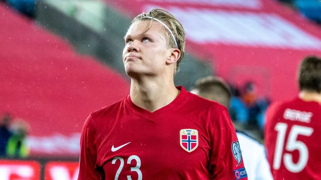 记者：加拉塔萨雷希望免费租借萨拉赫，合同半年800万欧（记者称加拉塔萨雷欲免租引进萨拉赫，半年期合约800万欧元）