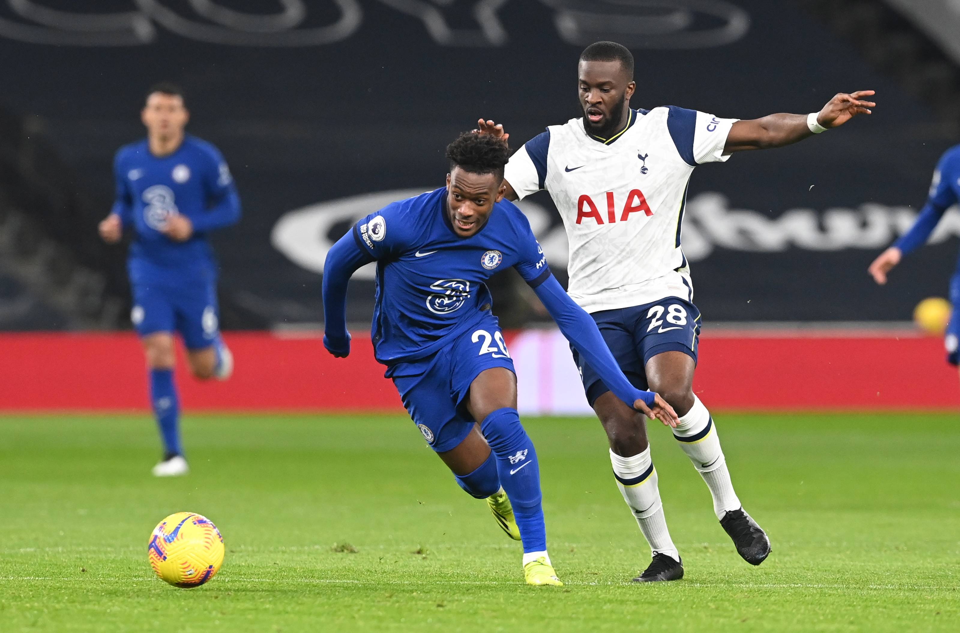 为何亲斯内德？穆帅：斯内德给了我三冠王，那是最棒的一年（穆帅谈为何偏爱斯内德：三冠功臣成就我最辉煌一年）