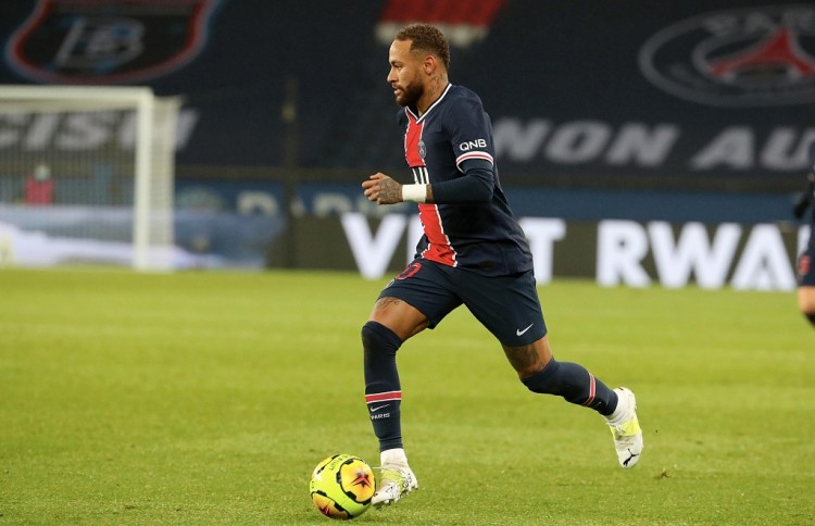 埃基蒂克成为西塞后首位为利物浦单场联赛打入2球的法国球员（埃基蒂克成西塞后首位在单场联赛为利物浦梅开二度的法国球员）