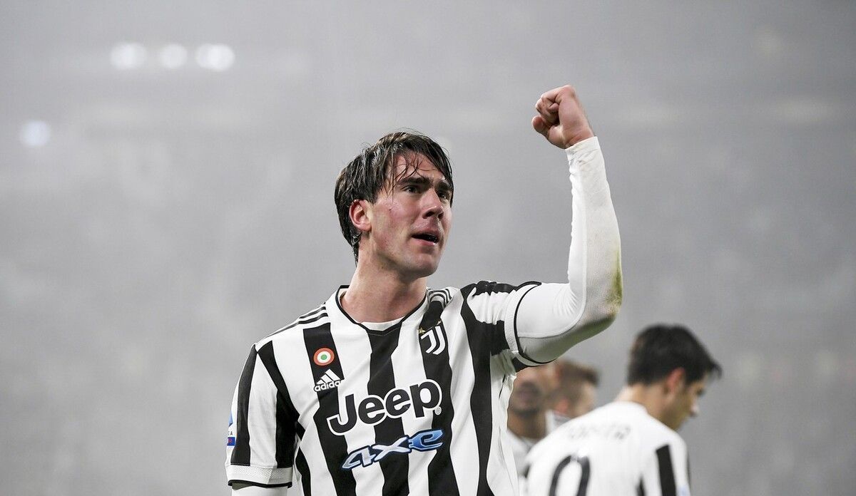 亚泰小将景泊羲完成中超首秀，月初曾说自己的梦想是中超首发（亚泰小将景泊羲迎来中超处子秀：月初曾言梦想是跻身中超首发）