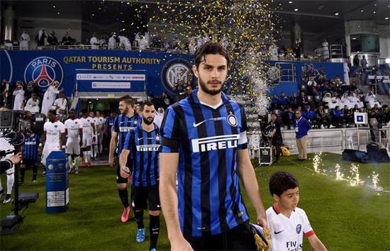 “这说不通”！世界杯抽签仪式上，特朗普提议给美式橄榄球改名（世界杯抽签现场，特朗普建议美式橄榄球更名：这不合理）