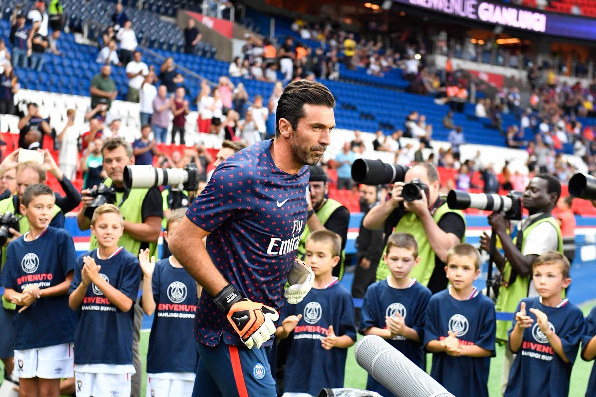 马卡：皇马密切关注科莫后卫拉蒙，英超多队也展开考察（马卡：皇马盯上科莫后卫拉蒙，英超多队亦在考察）