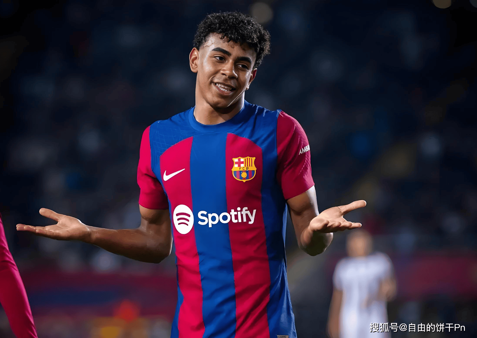 足球财经机构：阿兰希勒96年的转会费放到现在相当于2.25亿镑（足球财经机构估算：希勒1996年转会费按当今物价折合约2.25亿英镑）