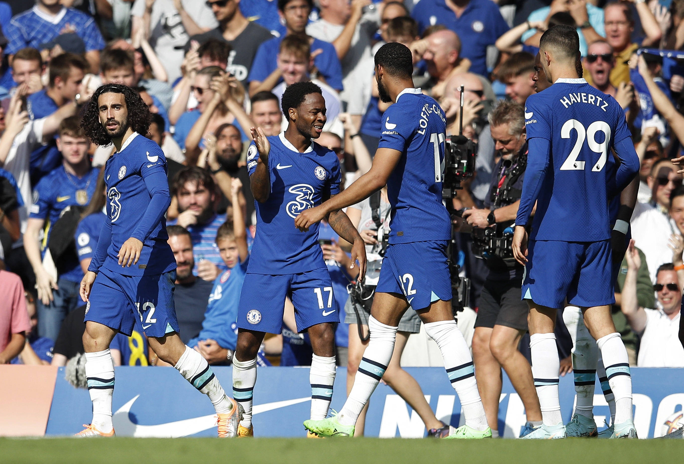 KD：乔丹等传奇为我们树立了标准，我只是努力达到那个标准（杜兰特：乔丹等传奇定下标杆，我只是尽力去接近）